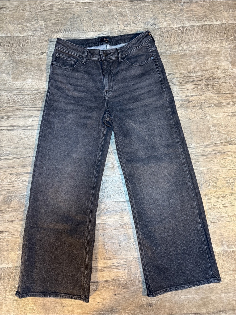 Quince Women's “Luna Stretch Relaxed Straight Jeans” in Charcoal - Size 31